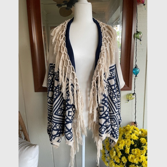 Flying Tomato - Boho Sweater Wrap - Picture 3 of 7